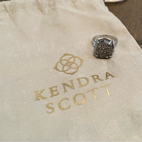 Kendra Scott Ryan Rhodium Platinum Drusy Silver Cocktail Ring.  Size 6 - Picture 2 of 7